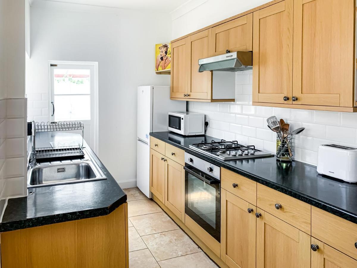 Waverley Lodge - Quaint Victorian Home With Free Parking ヨーク エクステリア 写真