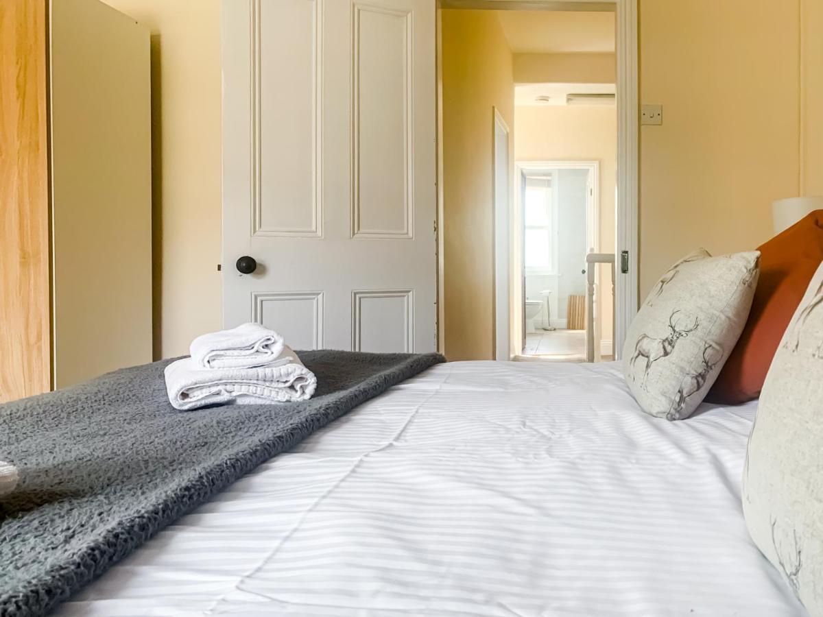 Waverley Lodge - Quaint Victorian Home With Free Parking ヨーク エクステリア 写真