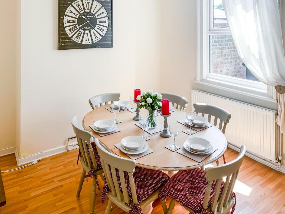 Waverley Lodge - Quaint Victorian Home With Free Parking ヨーク エクステリア 写真
