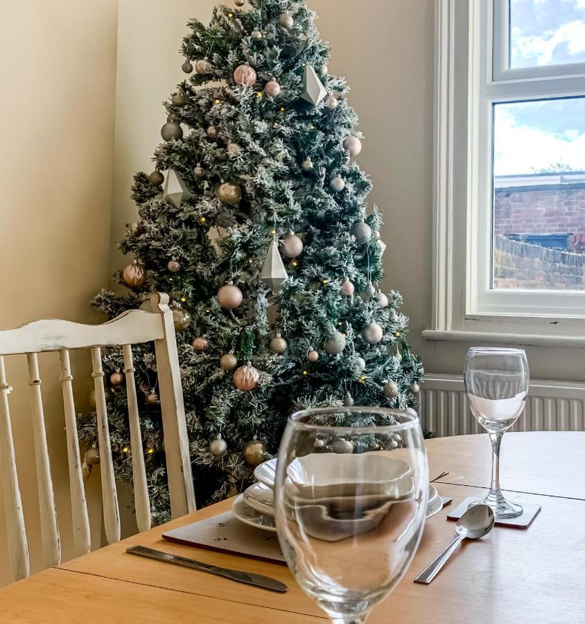 Waverley Lodge - Quaint Victorian Home With Free Parking ヨーク エクステリア 写真