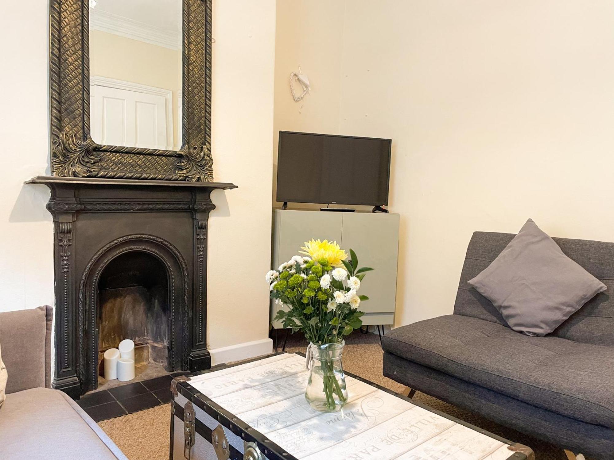 Waverley Lodge - Quaint Victorian Home With Free Parking ヨーク エクステリア 写真